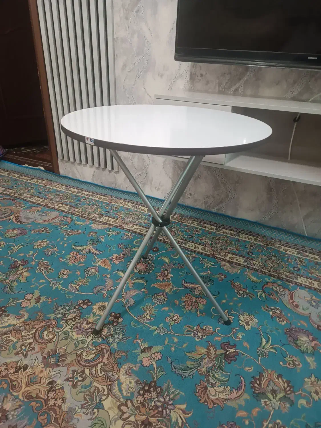 میز گرد|میز و صندلی غذاخوری|خوی, |دیوار