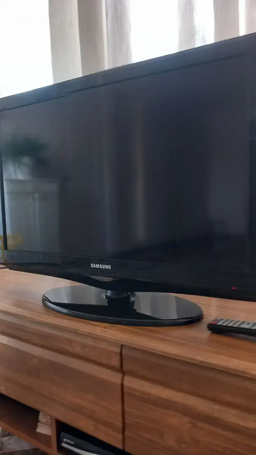 تلویزیون ال سی دی ۳۲ اینچ/تلویزیون/ال سی دی|تلویزیون و پروژکتور|تهران, بهارستان|دیوار