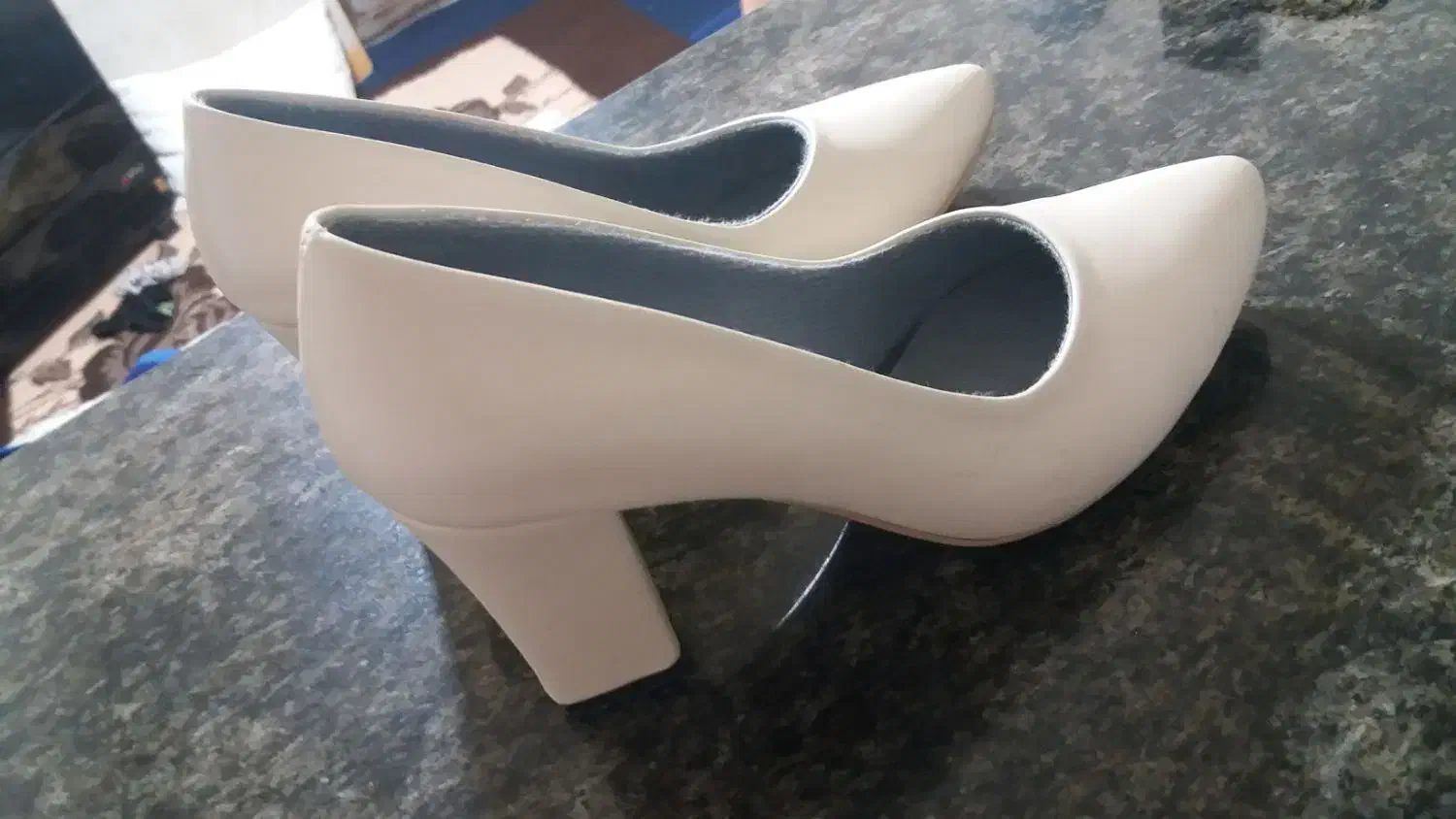 کفش مجلسی مخصوص عروس|کیف، کفش، کمربند|صحنه, |دیوار