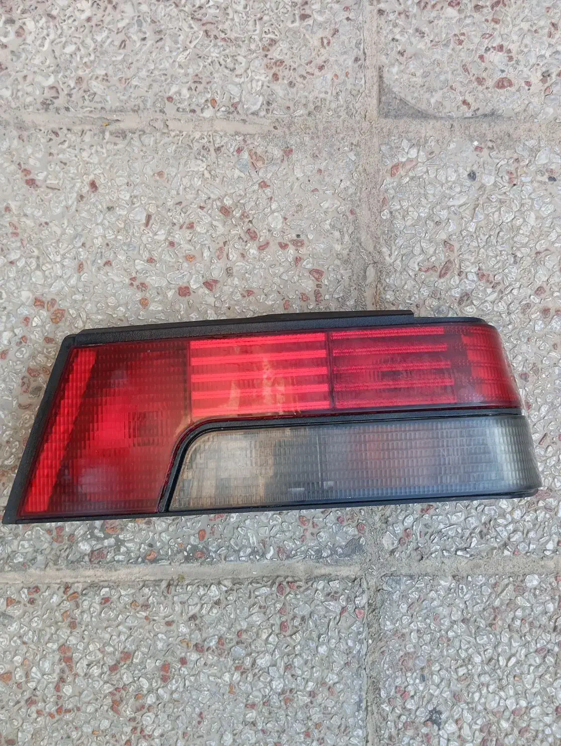 خطر عقب پژو آردی و روآ سمت شاگرد لامپ اوسرام|قطعات یدکی و لوازم جانبی|گرمدره, |دیوار