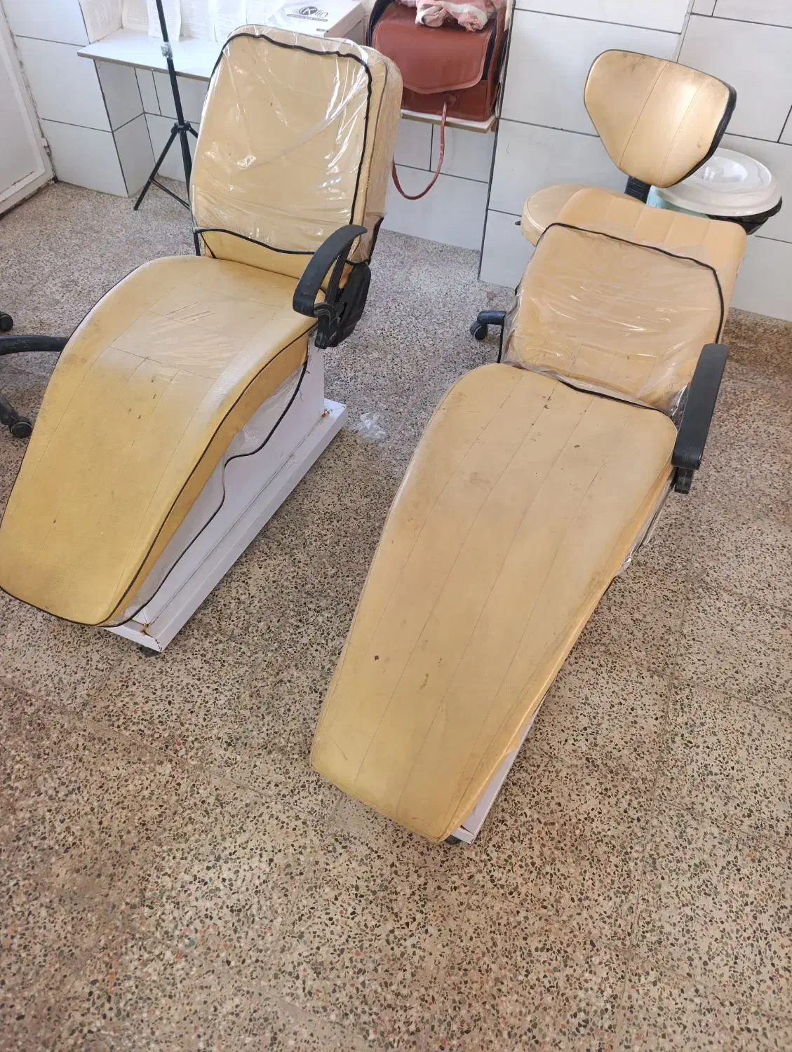 صندلی اصلاح میکاپ|آرایشگاه و سالن‌های زیبایی|کرمان, |دیوار