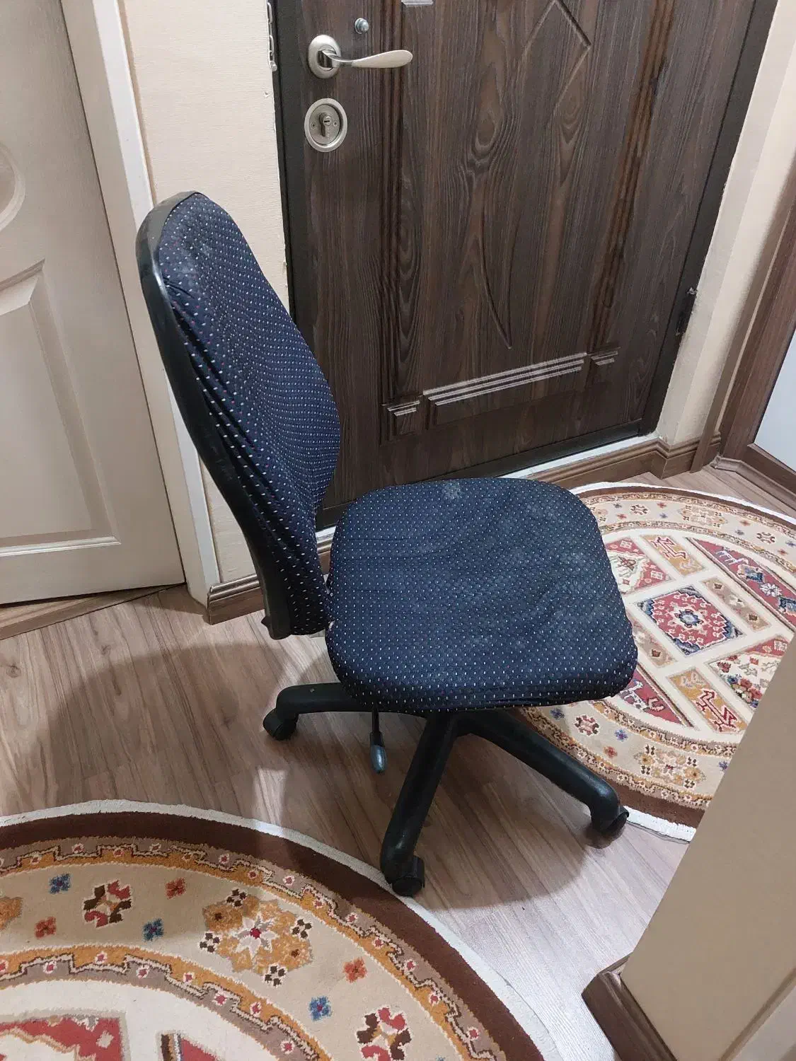 صندلی گردان|مبلمان اداری|سهند, |دیوار