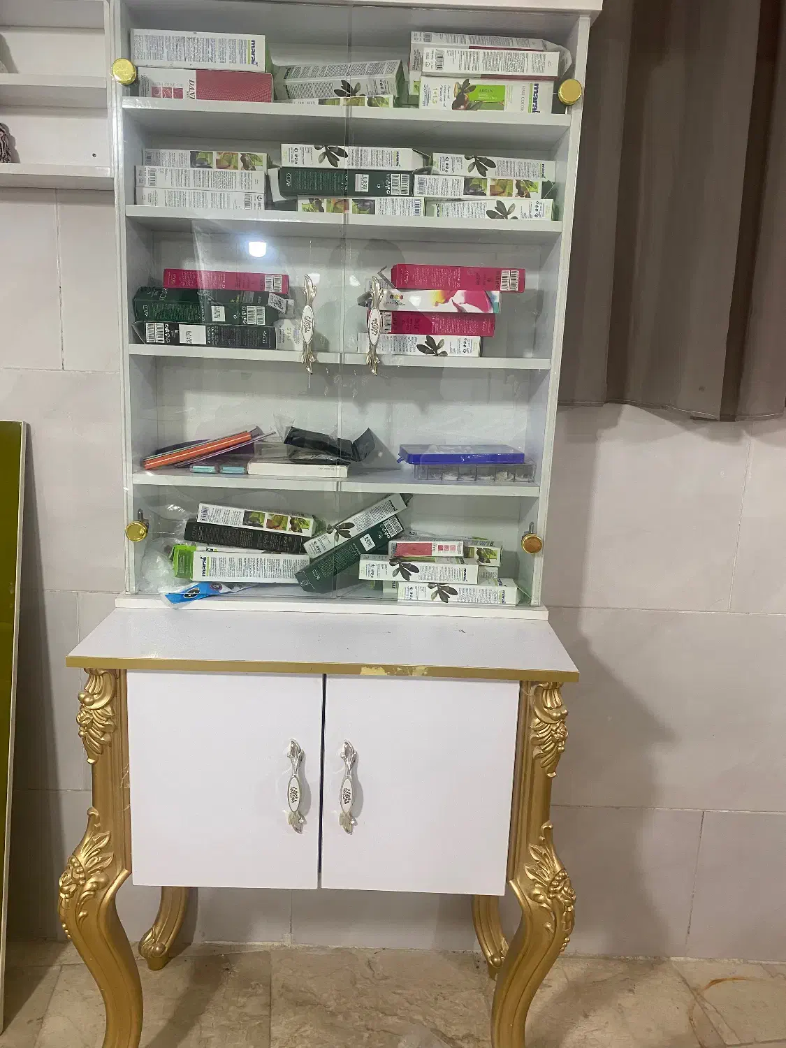 فروش لوازم ارایشگاه|آرایشگاه و سالنهای زیبایی|تاکستان, |دیوار