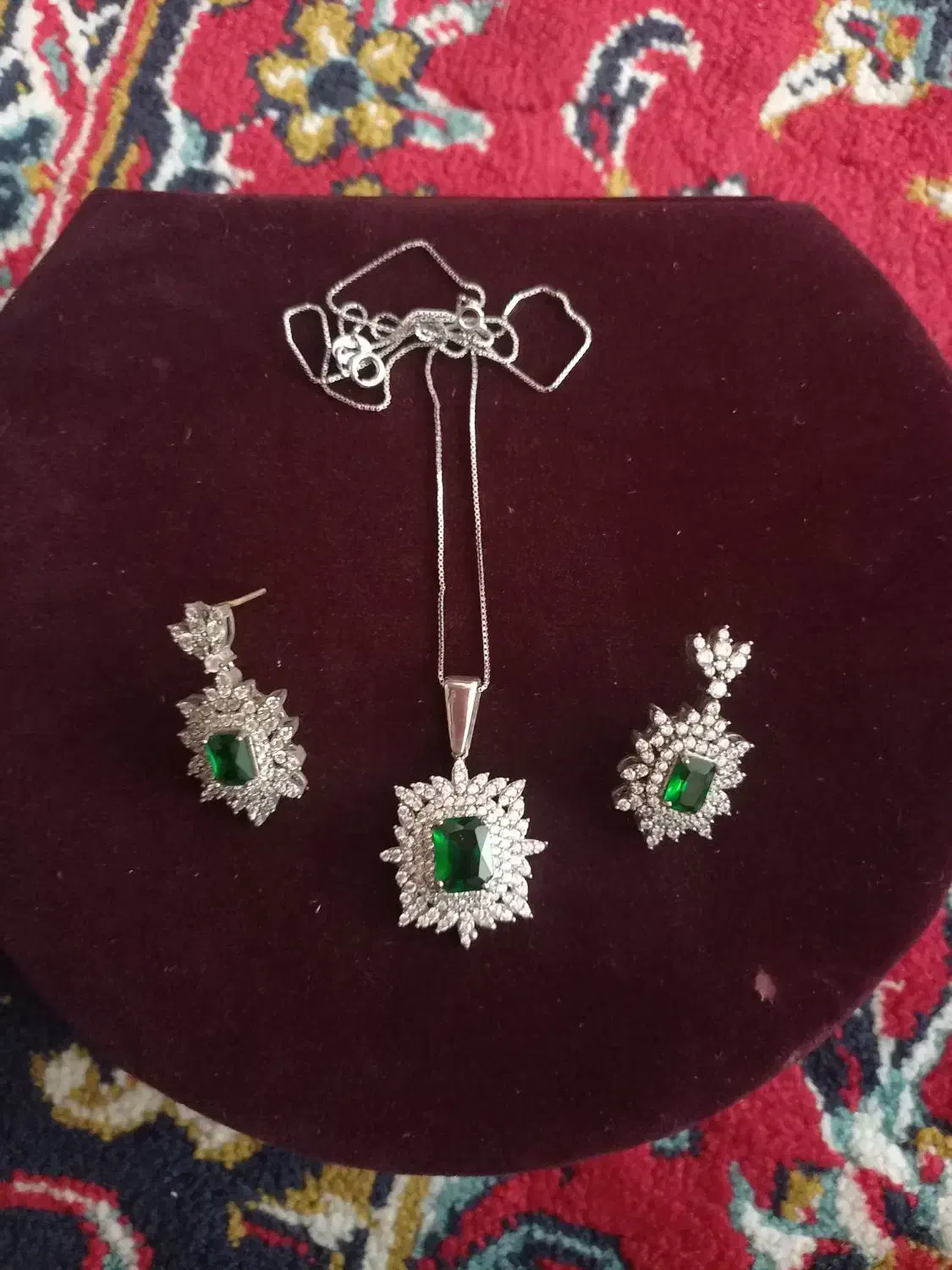 نیم ست نقره با نگین زمرد نو ( مناسب کادو روز زن )|جواهرات|کرمانشاه, |دیوار