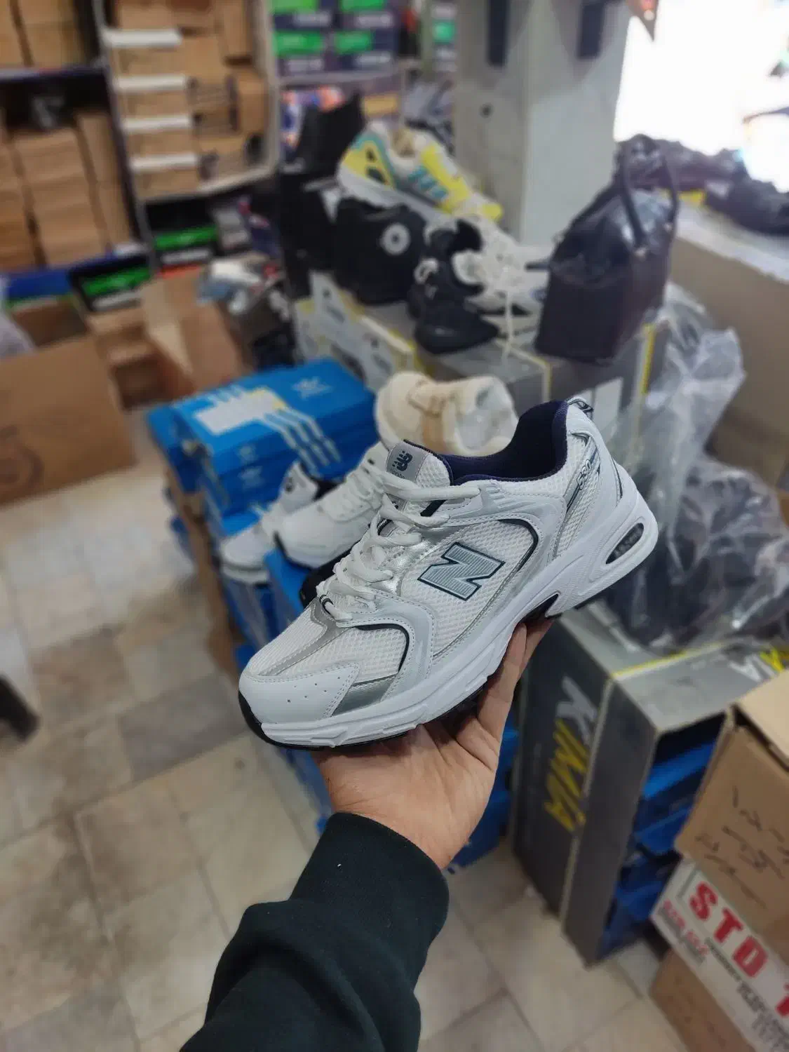 بیش از 500مدل کتونی و بوت و کفش در فراهان|کیف، کفش، کمربند|فرمهین, |دیوار