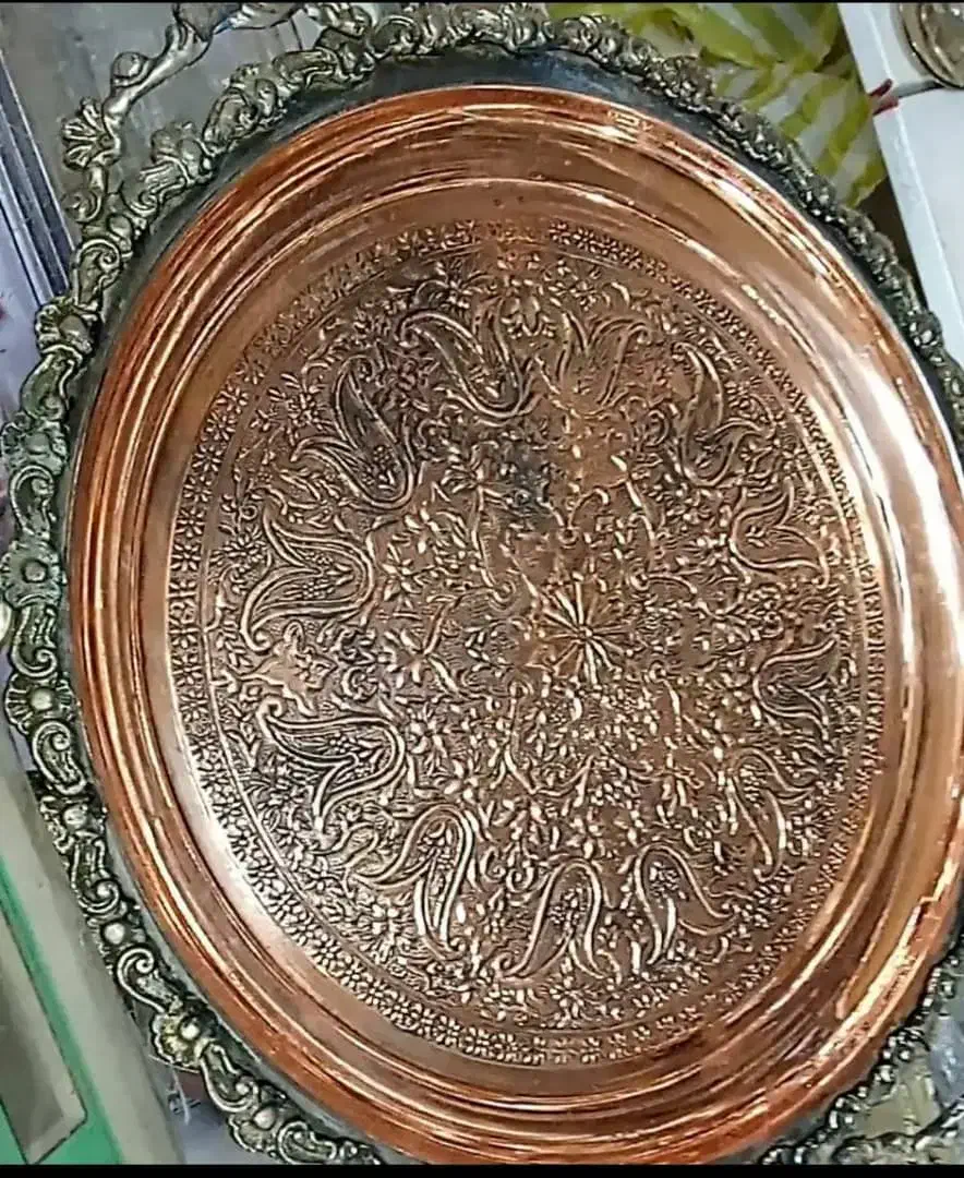 سینی مسی طرح دوران پهلوی|کلکسیون اشیاء عتیقه|زنجان, |دیوار