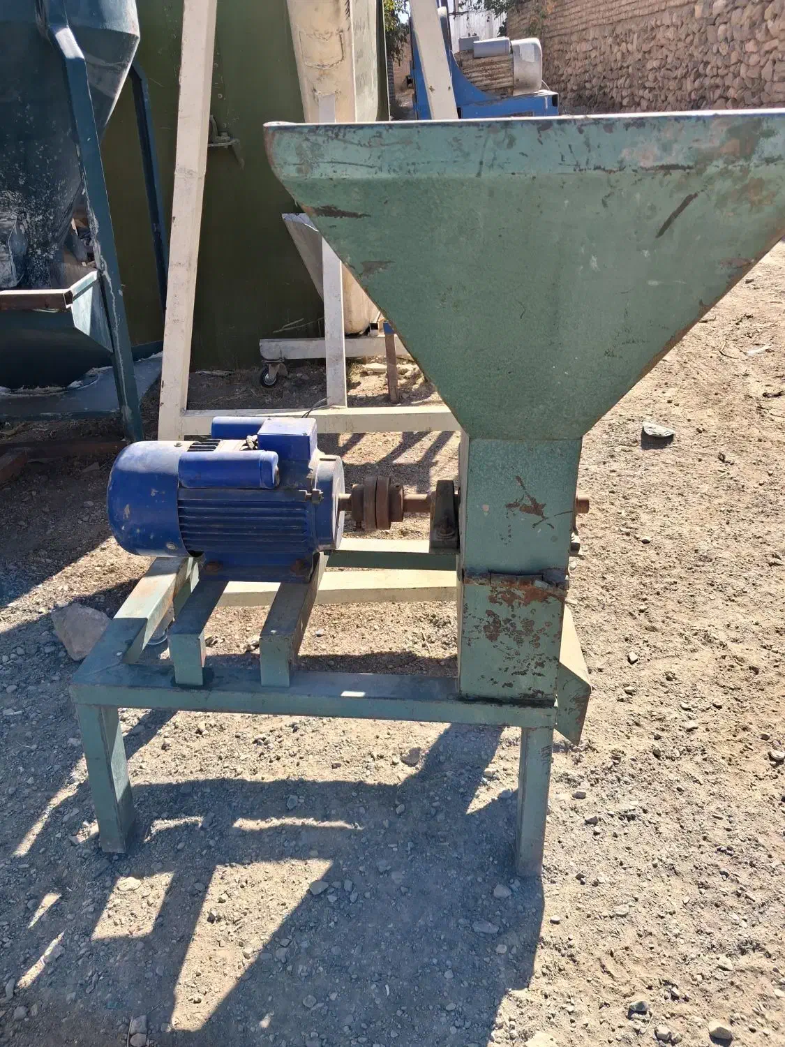 آسیاب میکسر بالابر ۱تن الی ۵تن خوراک دام و طیور|ماشین‌آلات صنعتی|مرودشت, رودبال|دیوار