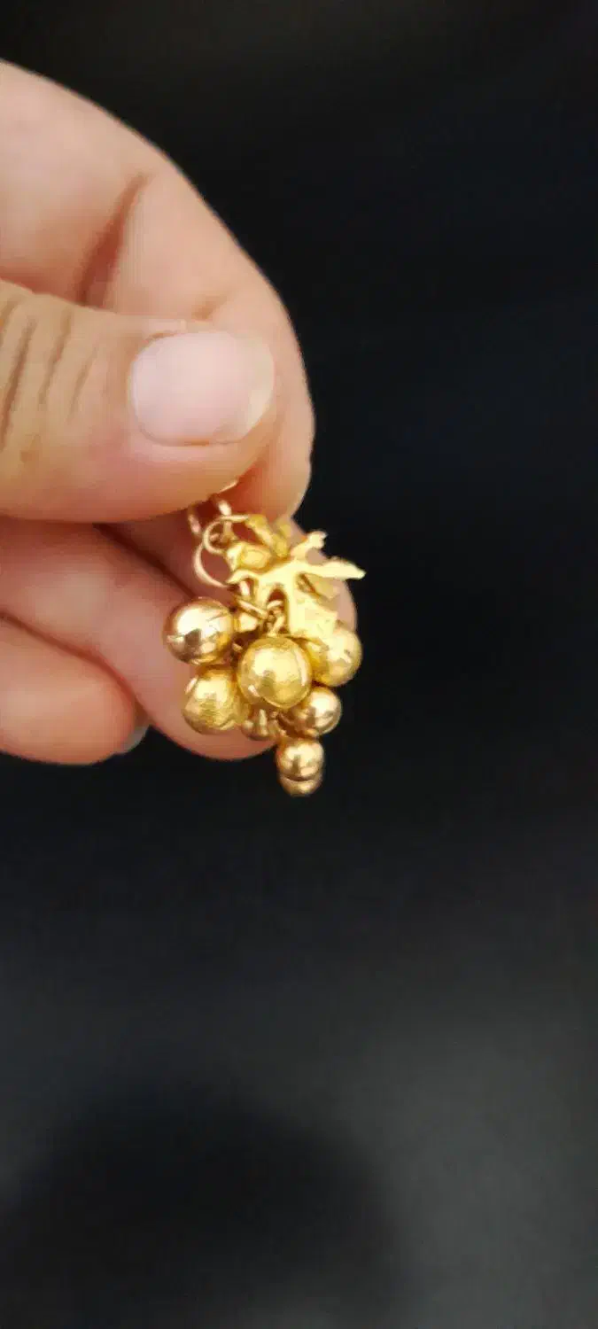 مدال انگور|جواهرات|شیراز, بعثت|دیوار