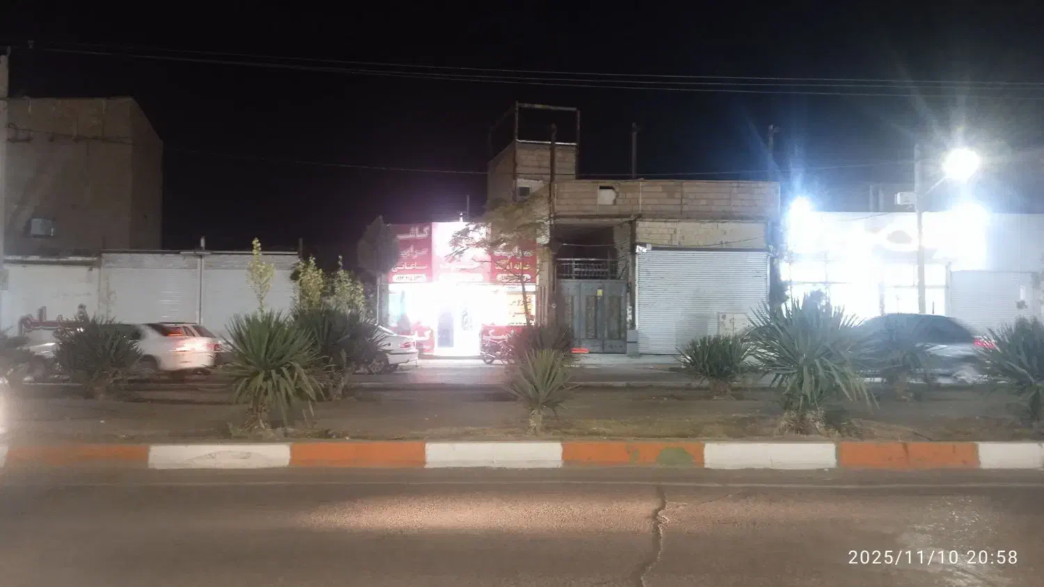 مغازه اجاره حاشیه خیابان باهنر روبروی سرزمین میوه|اجارهٔ مغازه و غرفه|سبزوار, جوادیه شرقی|دیوار