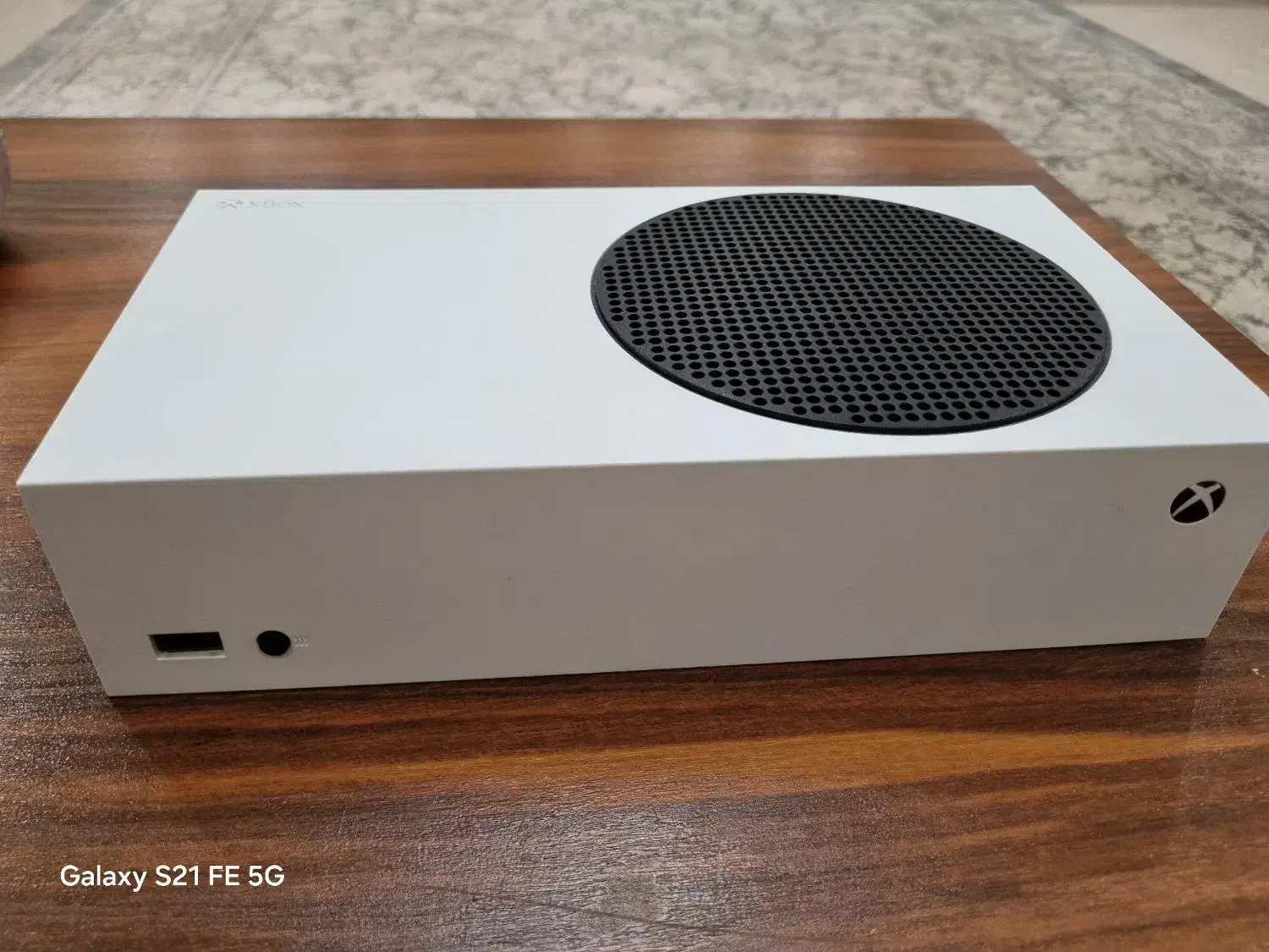 Xbox series s به همراه دسته اضافه|کنسول، بازی ویدئویی و آنلاین|تهران, جنت‌آباد مرکزی|دیوار