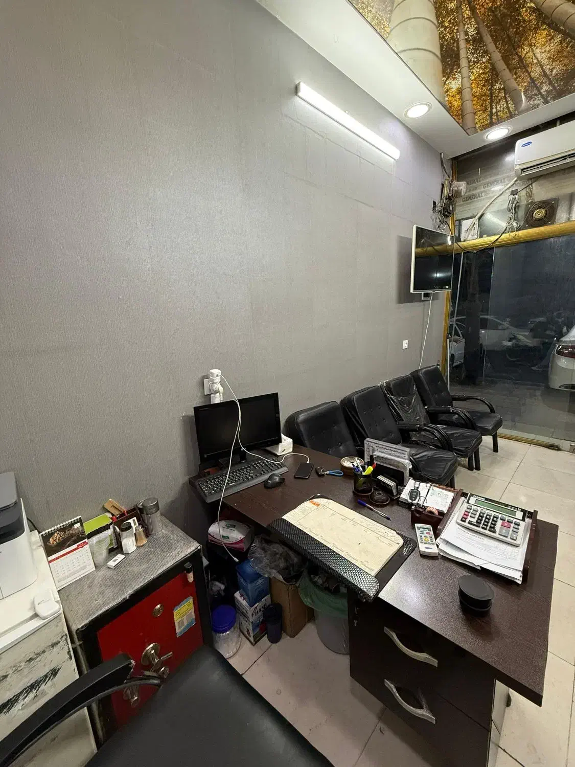 مغازه 12 متری بر آموزگار مناسب دفتر کار و کافی نت|اجارهٔ مغازه و غرفه|تهران, بهمن یار|دیوار