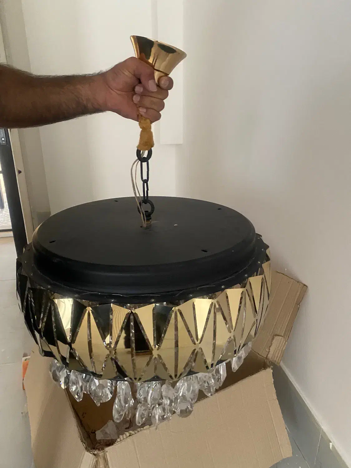 لوتسر|لوستر و چراغ آویز|فیروزآباد (فارس), |دیوار