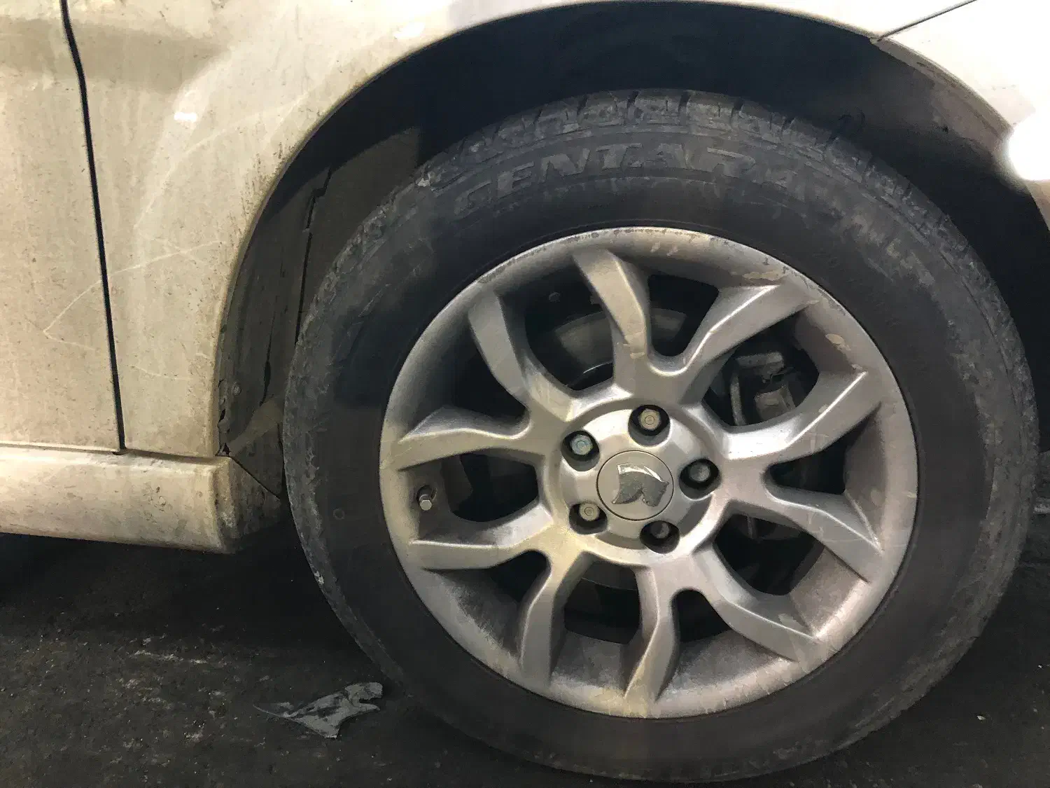 لاستیک درحد نو|قطعات یدکی و لوازم جانبی|اندیشه, اندیشه فاز ۲|دیوار