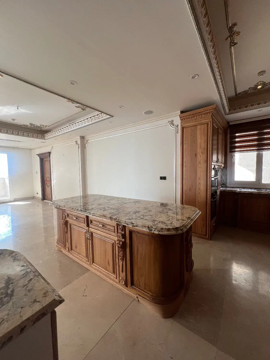 اپارتمان۳۳۰متر۴خواب نیاوران۱۵۰متر حیاط اختصاصی