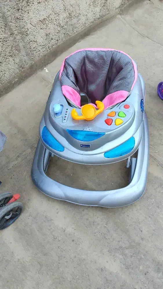 لوازم کودک|کالسکه و لوازم جانبی|مشهد, سرافرازان|دیوار