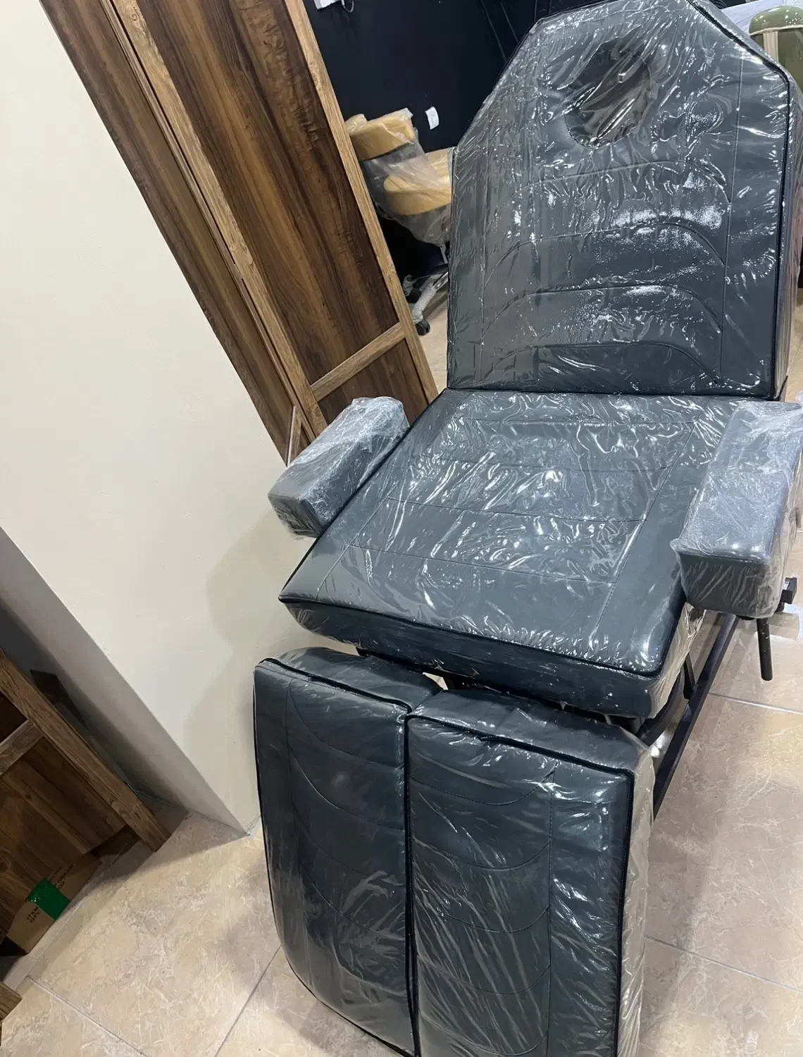 فروش تعدادی وسایل سالن کاملا نو|آرایشگاه و سالنهای زیبایی|قشم, |دیوار