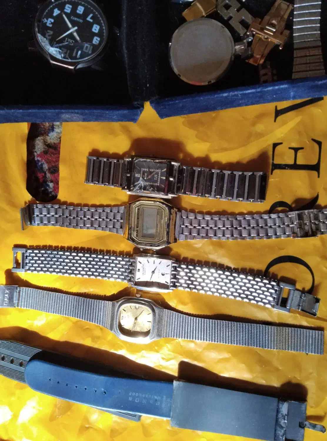 تعدادی ساعت تعمیری|ساعت|کرمان, |دیوار