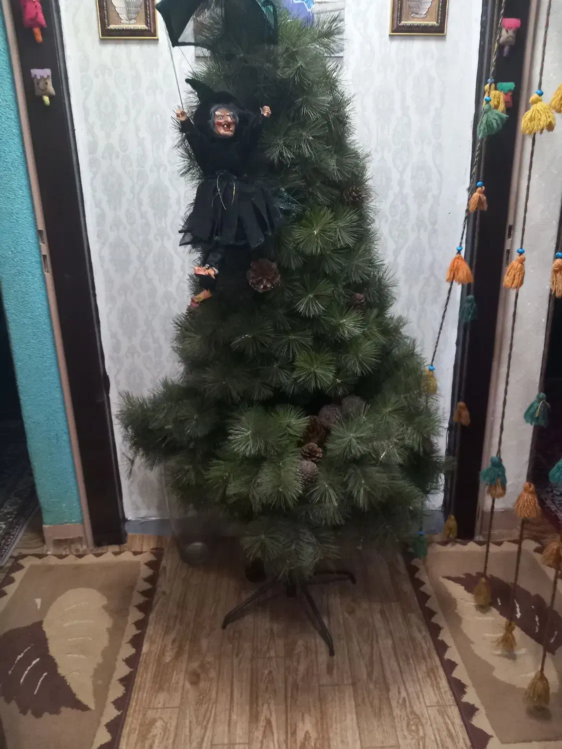 درخت کاج کریسمس|گل مصنوعی|چمران, |دیوار