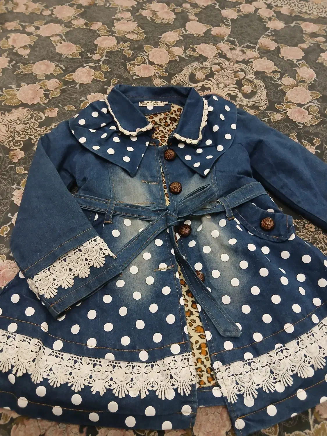 پالتو کتی|کفش و لباس بچه|پرند, فاز ۲|دیوار