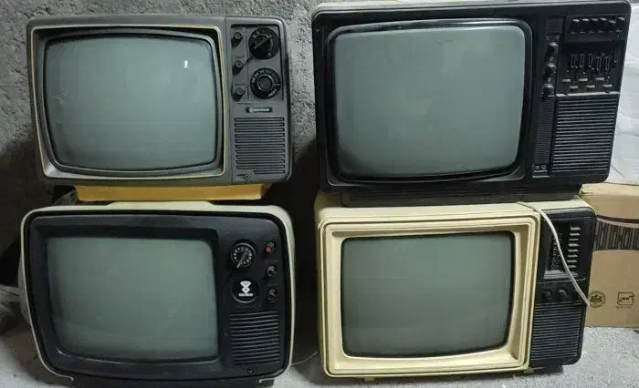 ۹عدد تلویزیون قدیمی|تلویزیون و پروژکتور|تربت جام, مسکن مهر|دیوار