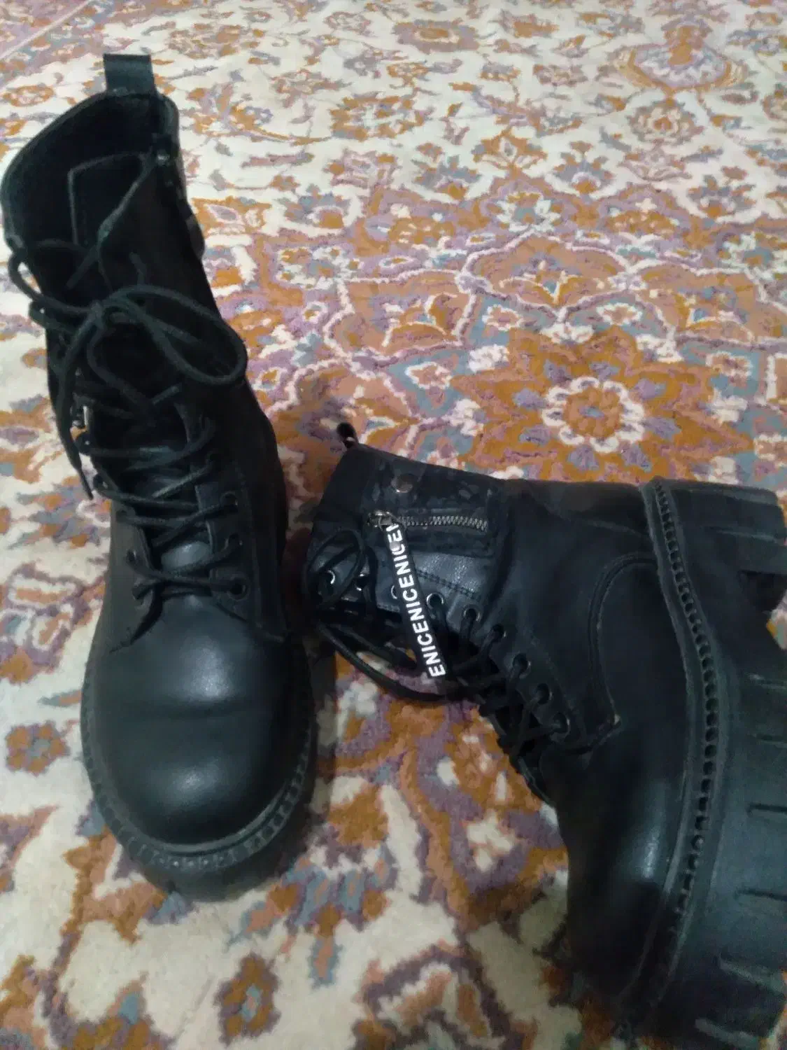 نیم بت مشکی وکفش سفید دخترانه سایز۳۷|کفش و لباس بچه|سوسنگرد, |دیوار