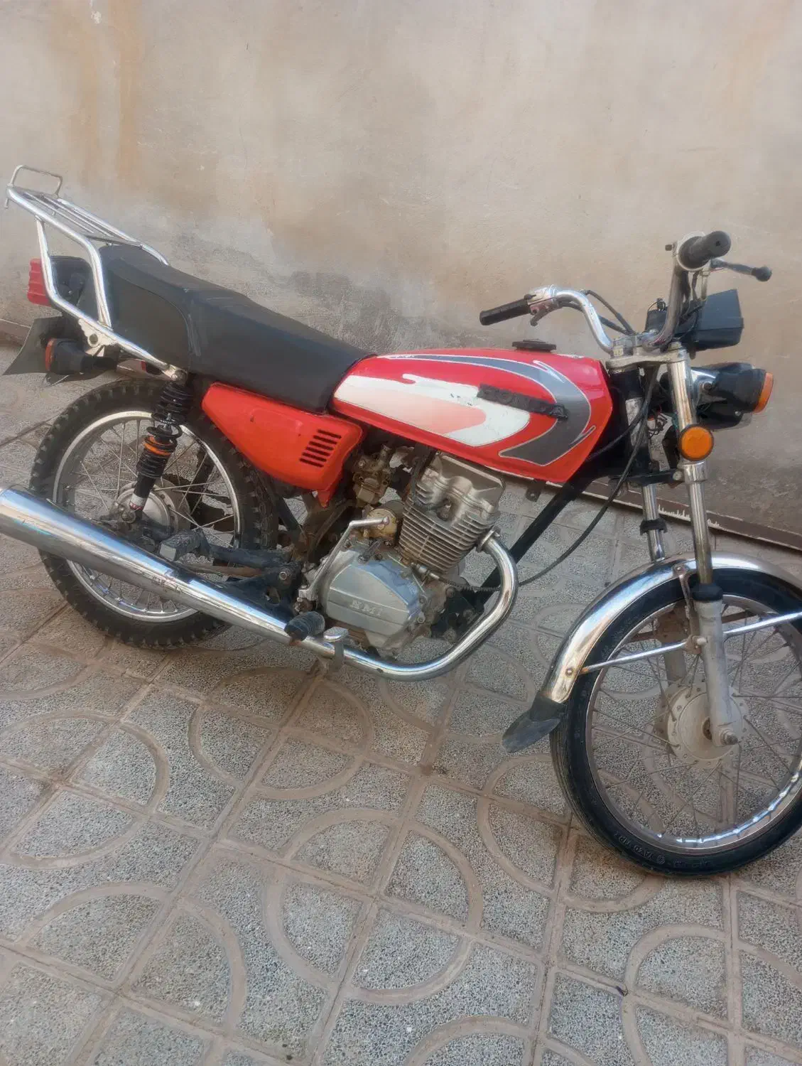 متور 94 نامی|موتورسیکلت|تربتحیدریه, منظر|دیوار