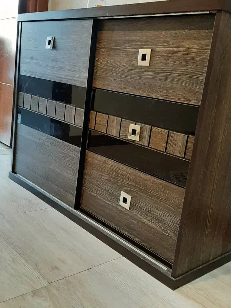 تخت دونفره بهمراه پاتختی و دراور و آیینه|تخت و سرویس خواب|تهران, شهرک چیتگر|دیوار