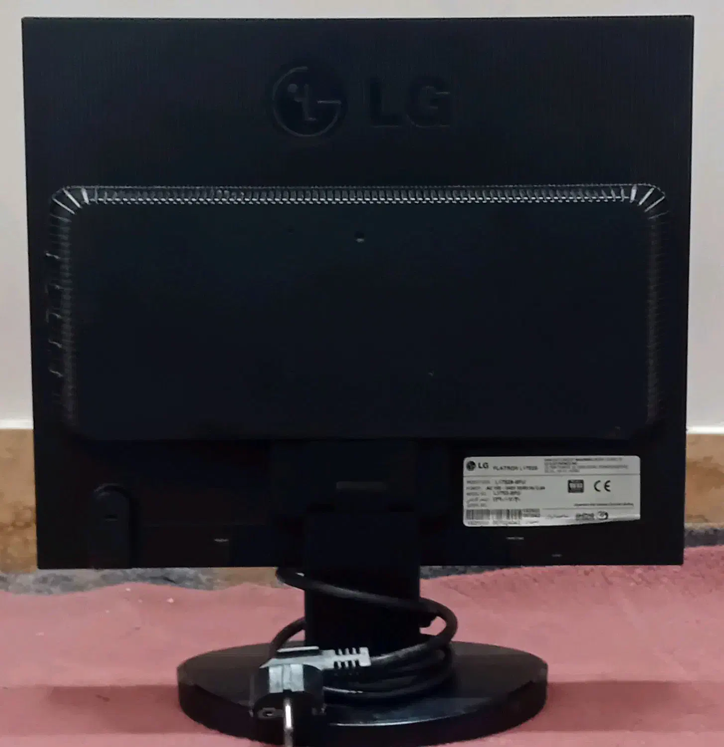 مانیتور 17 الجی و سامسونگ کاملا سالم و تمیز|قطعات و لوازم جانبی رایانه|گنبد کاووس, |دیوار