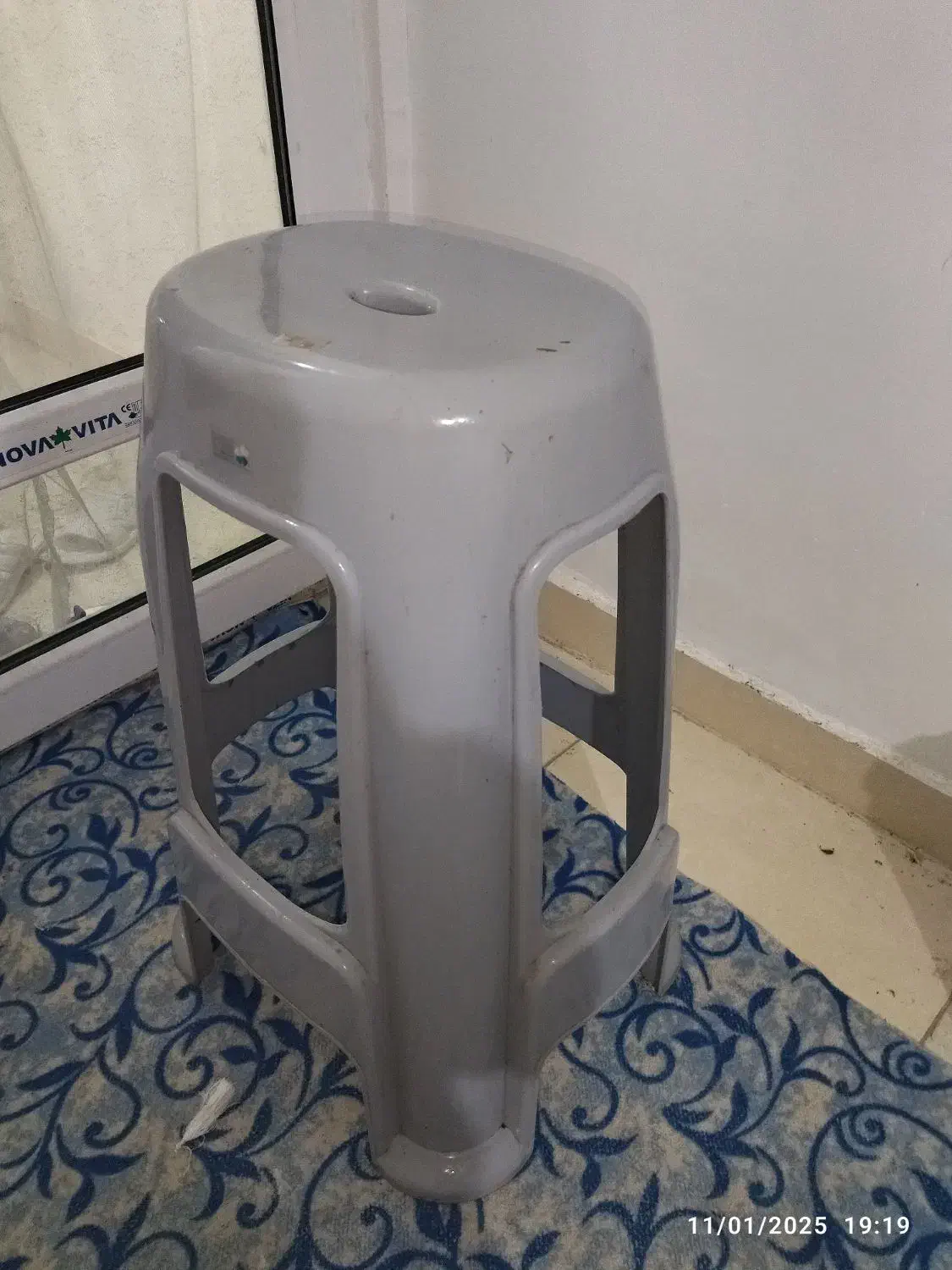 چهارپایه|صندلی و نیمکت|رشت, پل تالشان|دیوار