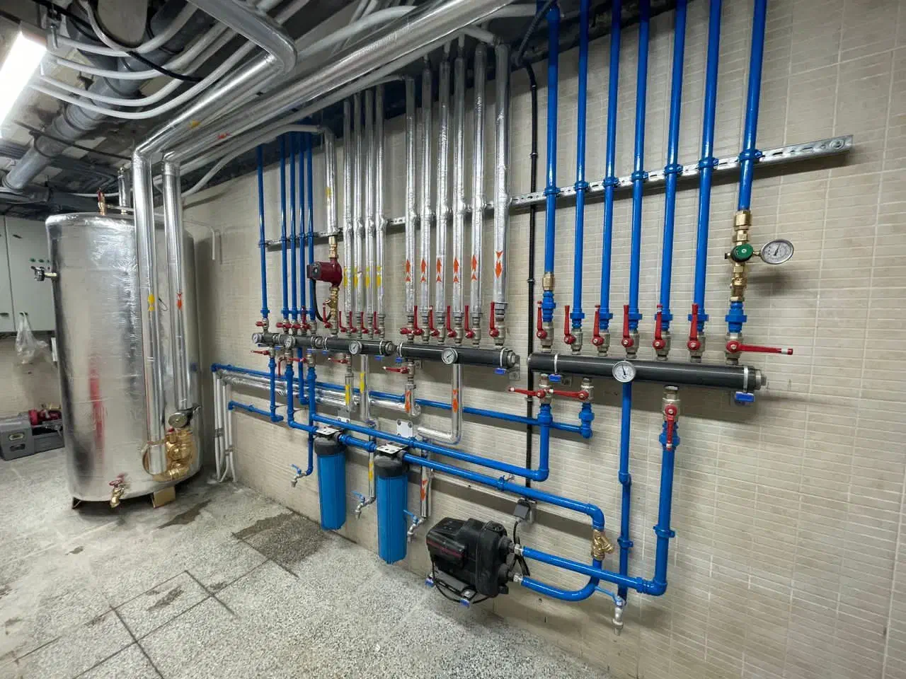 کلکتورهای موتورخانه ای|مصالح و تجهیزات ساختمان|قم, چهار مردان|دیوار