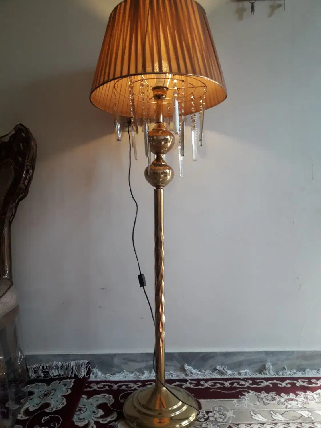 آباژور ایستاده|چراغ خواب و آباژور|بروجرد, |دیوار