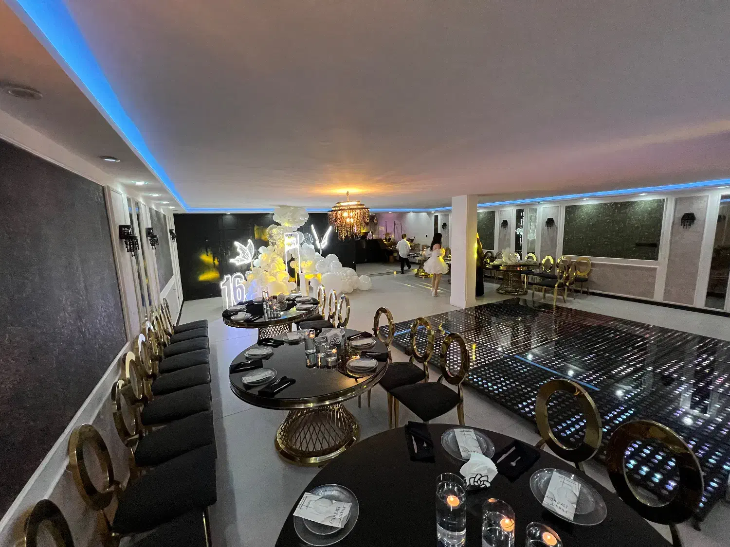 اجاره سالن اجتماعات تولد،نامزدی،تعیین جنسیت و ..|خدمات پذیرایی، مراسم|تهران, سعادتآباد|دیوار