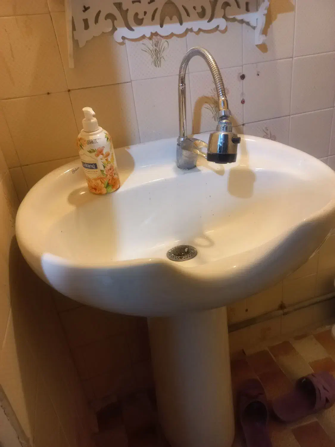 سرشوی چینی|لوازم سرویس بهداشتی|مهاجران, |دیوار