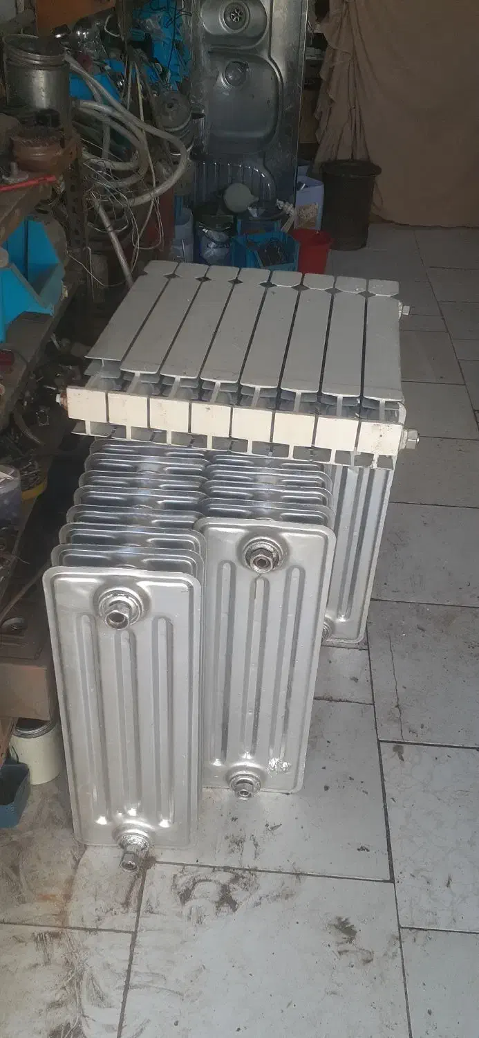 رادیاتور فولادی سالم بفروش میرسد|آبگرمکن، پکیج، شوفاژ|قزوین, |دیوار