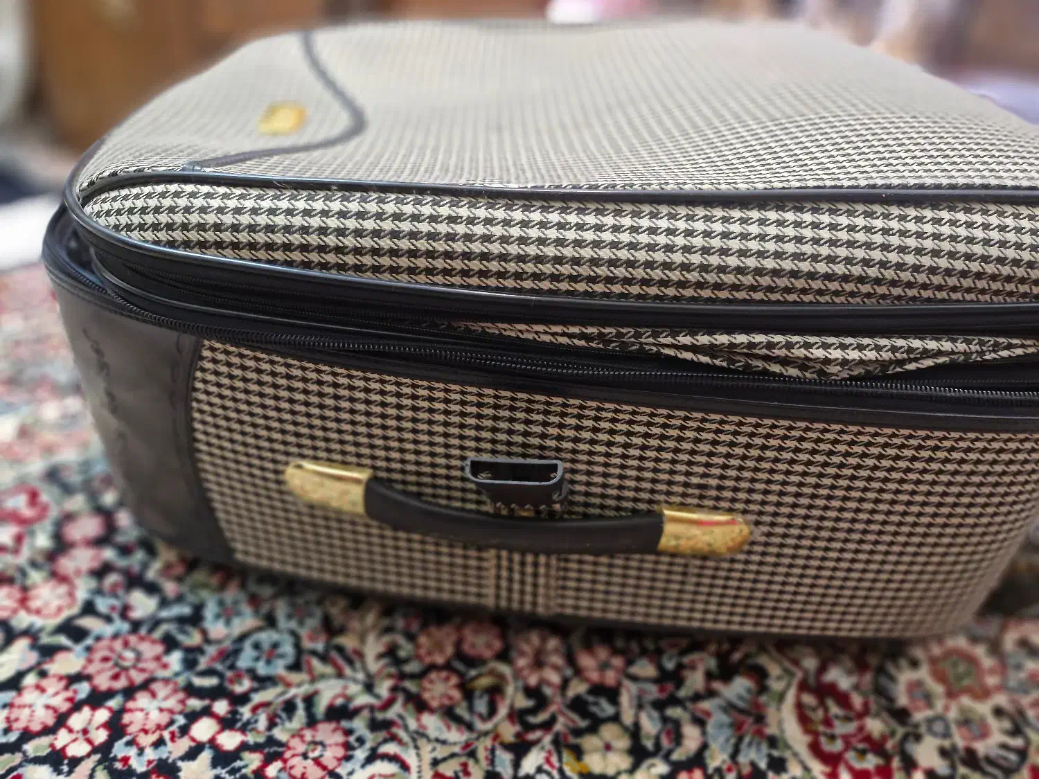 چمدان مسافرتی|کیف، کفش، کمربند|کرمان, |دیوار