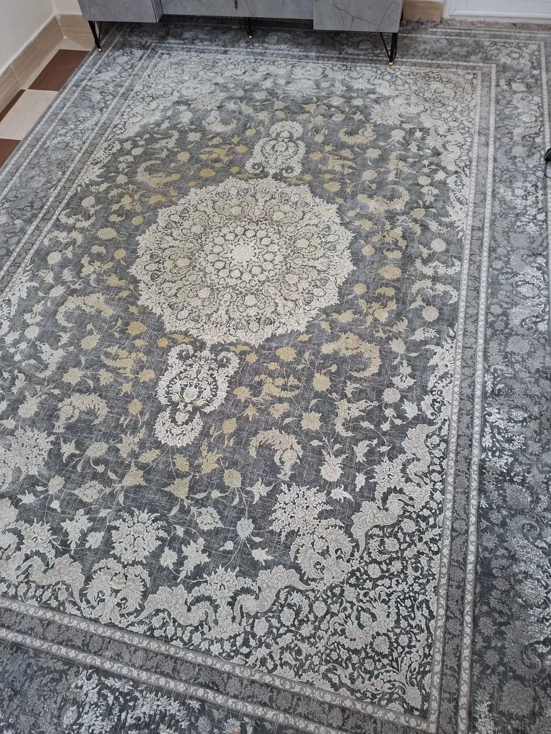 فروش یک تخته فرش ۹ متری ۱۲۰۰ شانه|فرش|بندرعباس, |دیوار