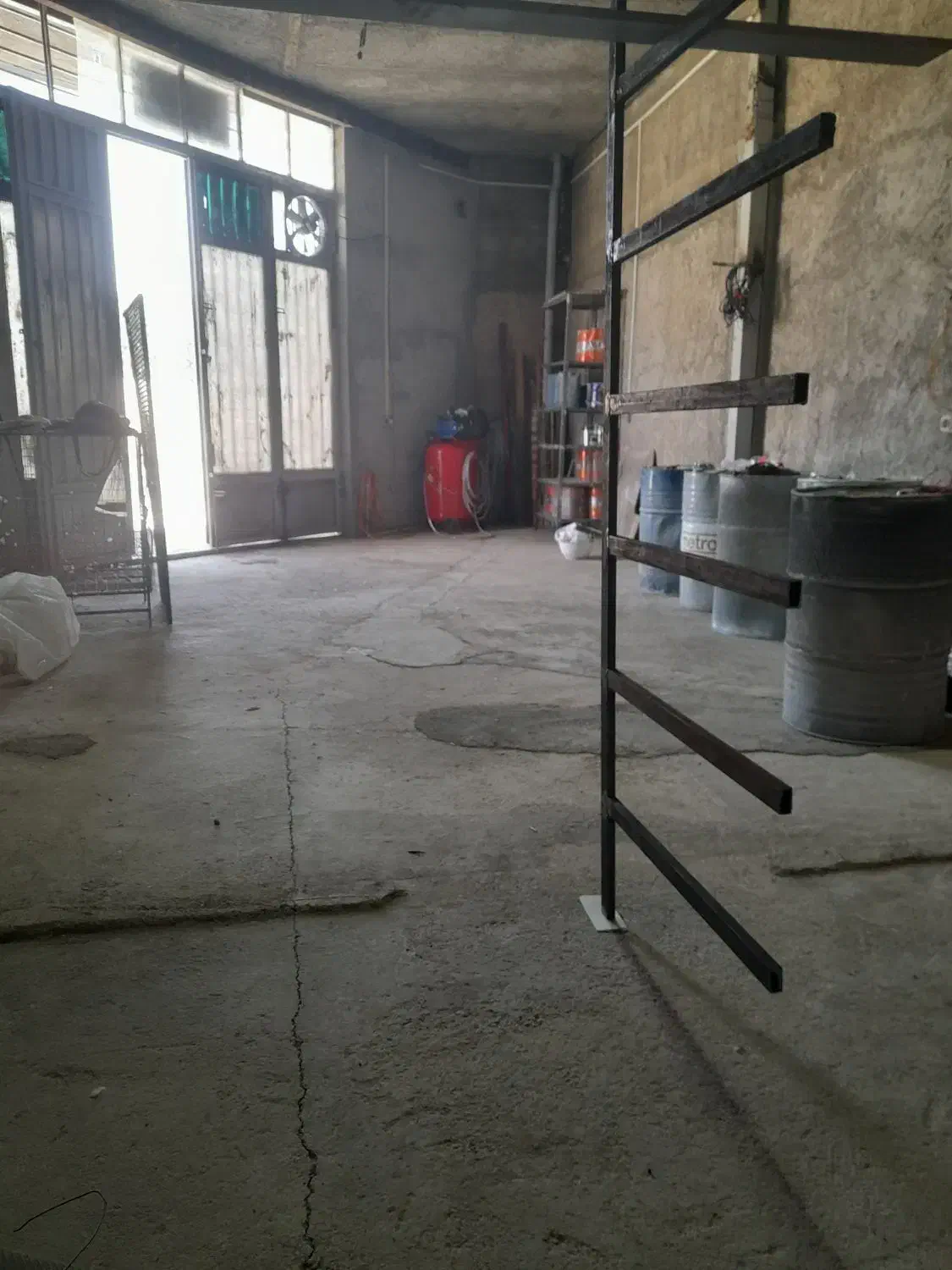 استخدام کارگر زیرکار چی رنگکاری مثلت به دستگاه|استخدام صنعتی، فنی، مهندسی|باغستان, |دیوار