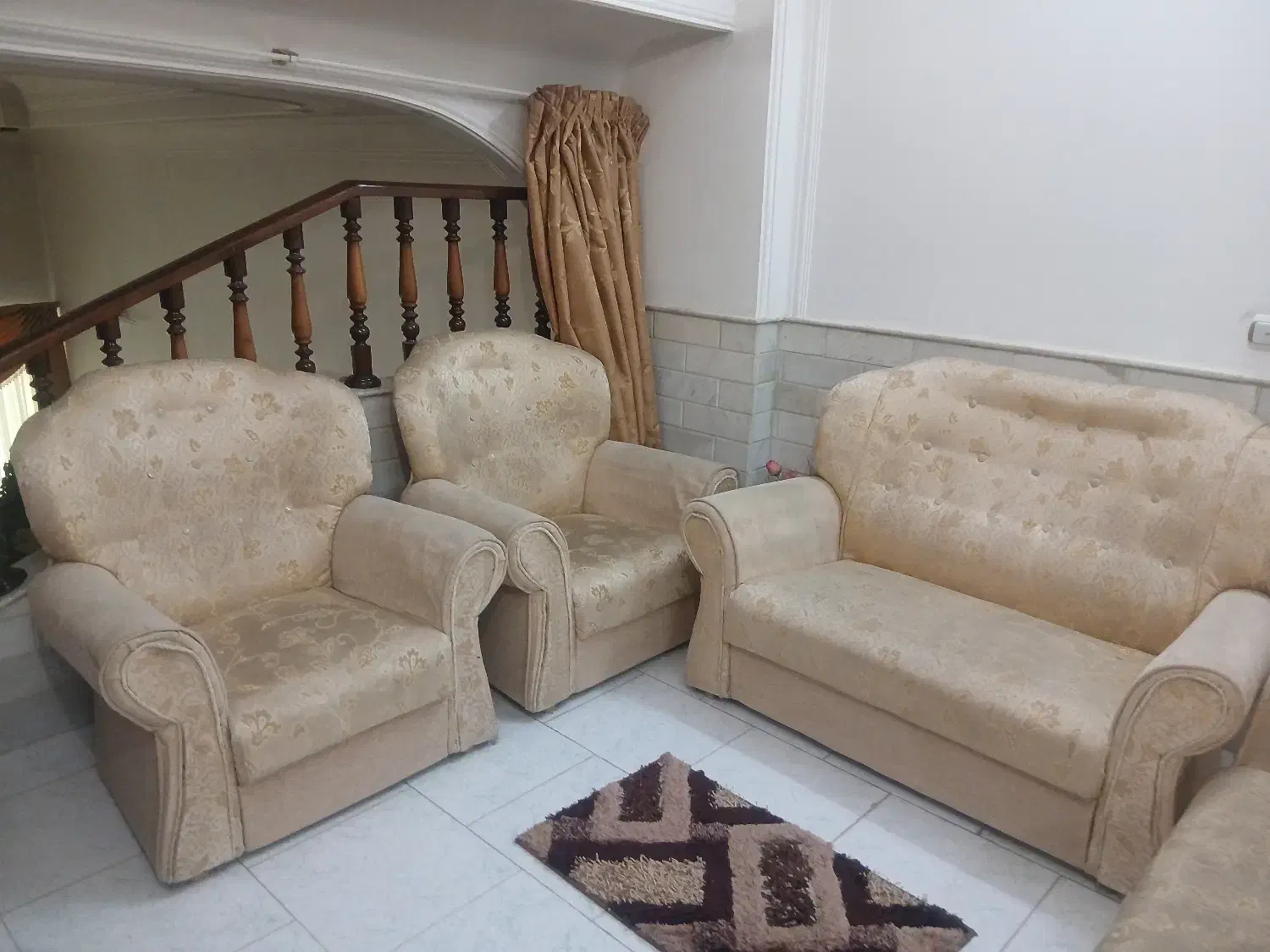 مبلمان راحتی ۷ نفره به علاوه یک مبل تک|مبلمان خانگی و میز عسلی|قم, بلوار امین و ساحلی|دیوار