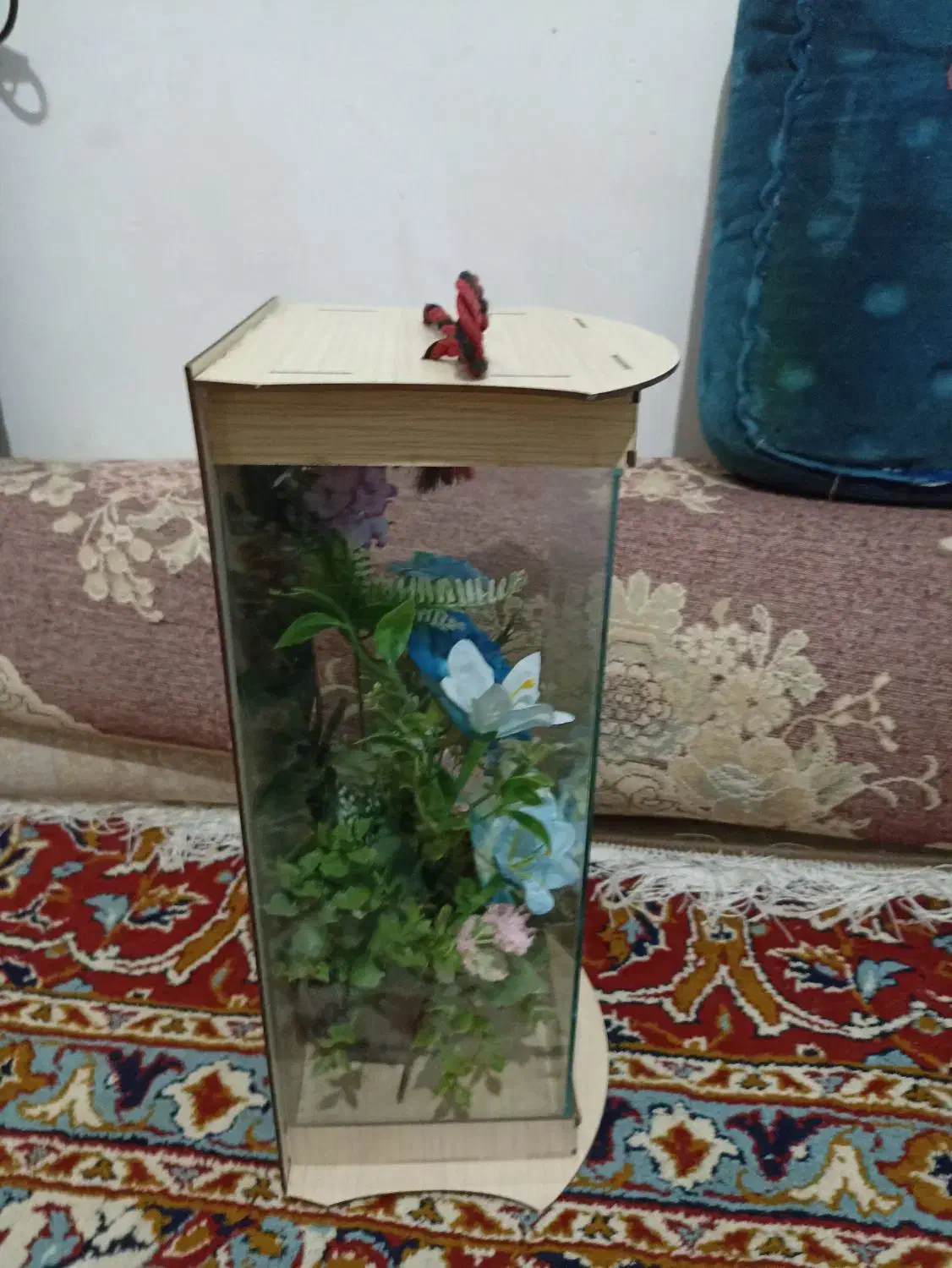 گل قشنگ نونو|گل مصنوعی|زاغه, |دیوار