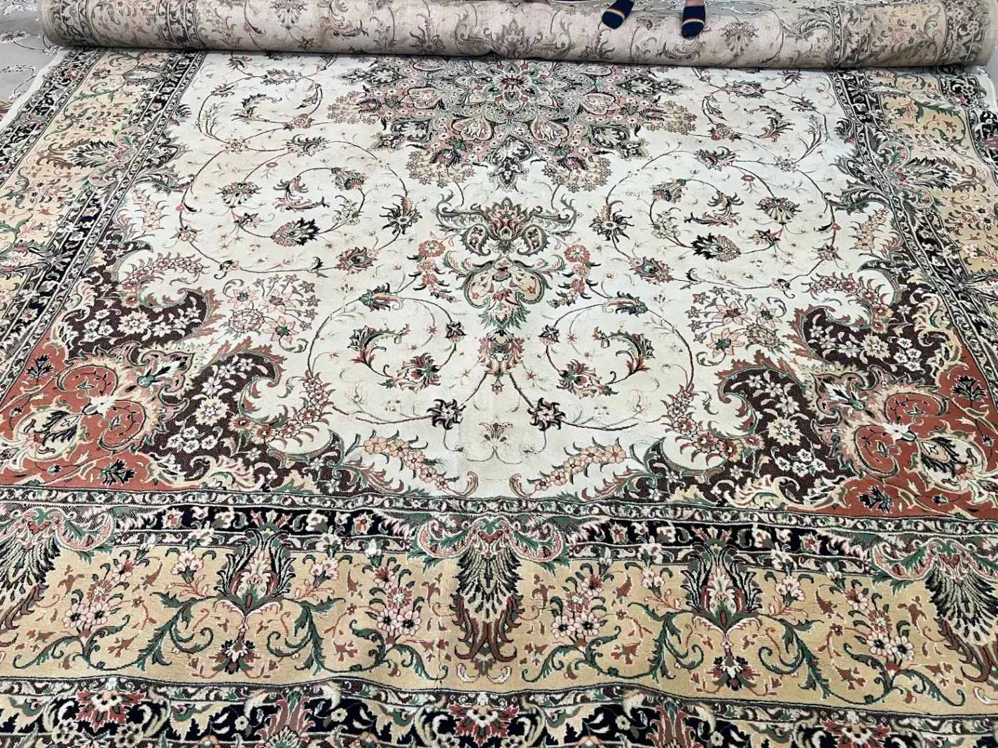 فرش|فرش|تربت‌حیدریه, سرمحله|دیوار