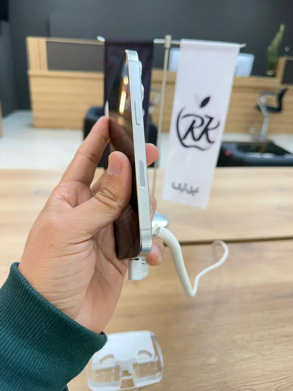 آیفون ۱۶ پرو ریجستر شده سفید|موبایل|آران و بیدگل, |دیوار