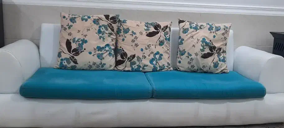 مبل راحتی چرم سفید هفت نفره سالم|مبلمان خانگی و میز عسلی|شیراز, شهرک گلستان|دیوار