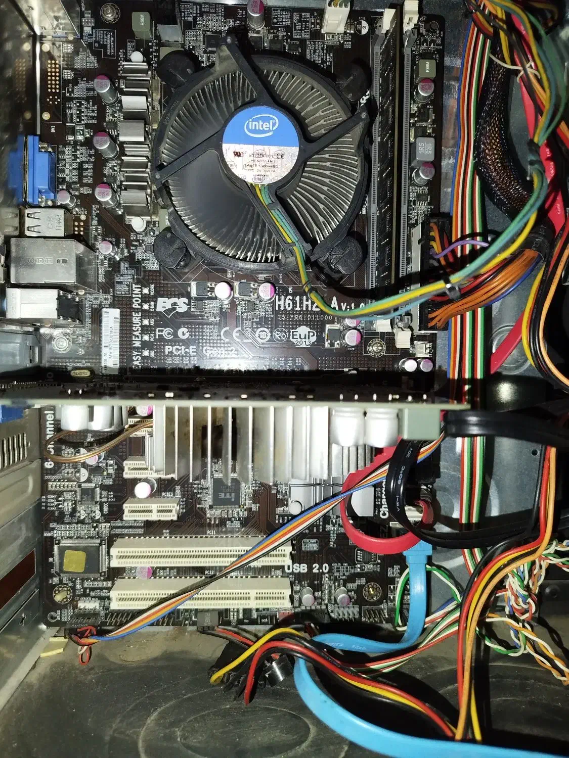 سیستم کامپیوتر با تمامی وسایل|رایانه رومیزی|مینودشت, |دیوار