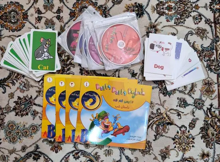 کتاب آموزش زبان همراه سی دی با ۹۰ تا فلش کارت|کتاب و مجله آموزشی|تهران, ایران|دیوار