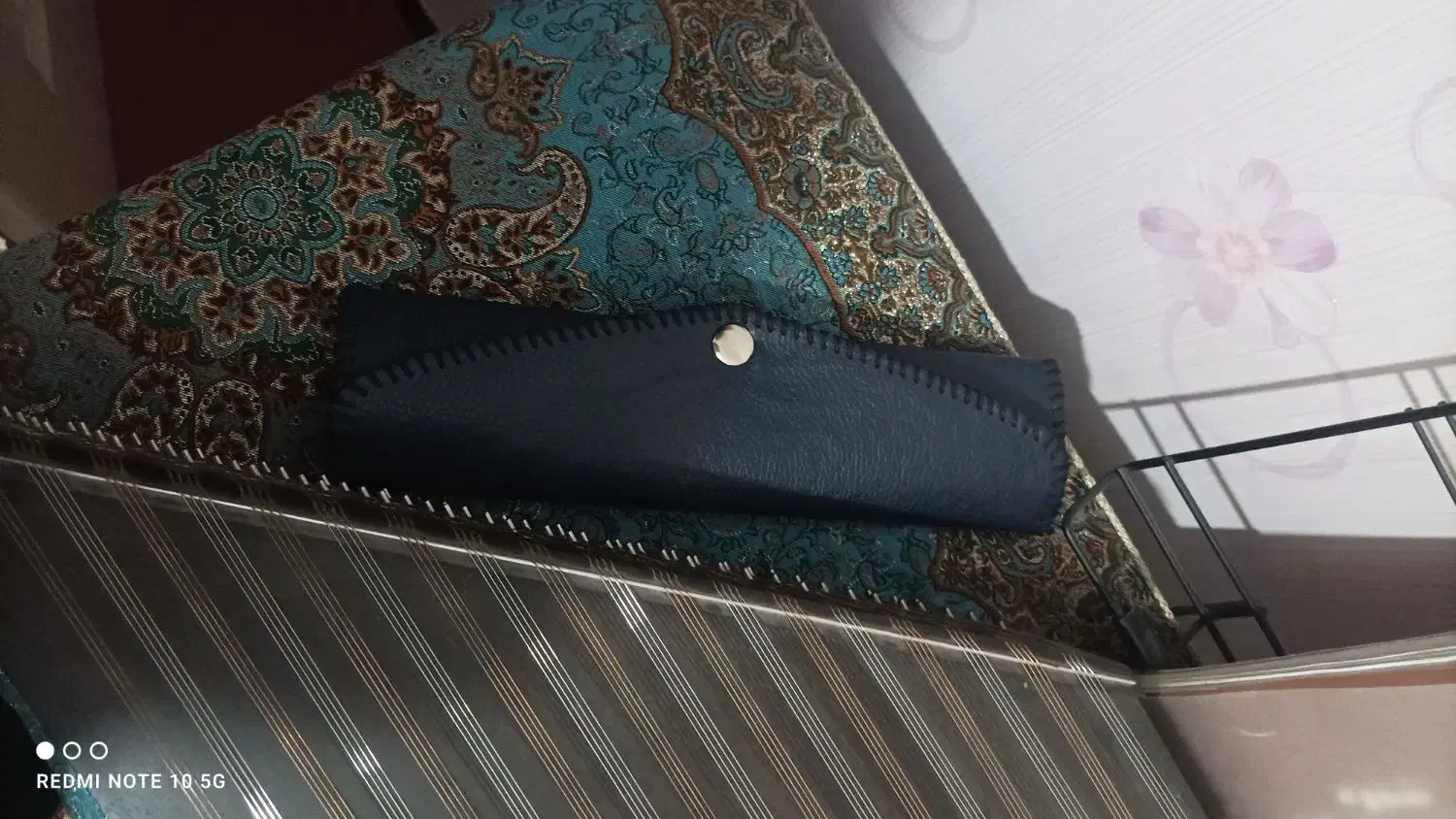 سنتور|سازهای سنتی|مشکیندشت, |دیوار