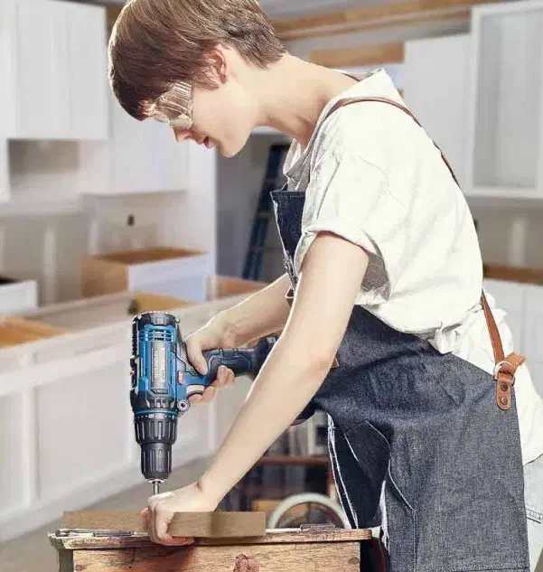 نیازمند برشکار ماهر کابینت|استخدام صنعتی، فنی، مهندسی|ایلام, |دیوار