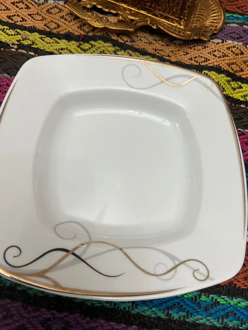 ظروف چینی ۱۸نفره کامل و سرویس کریستال ۶نفره|ظروف سرو و پذیرایی|چهاردانگه (تهران), |دیوار