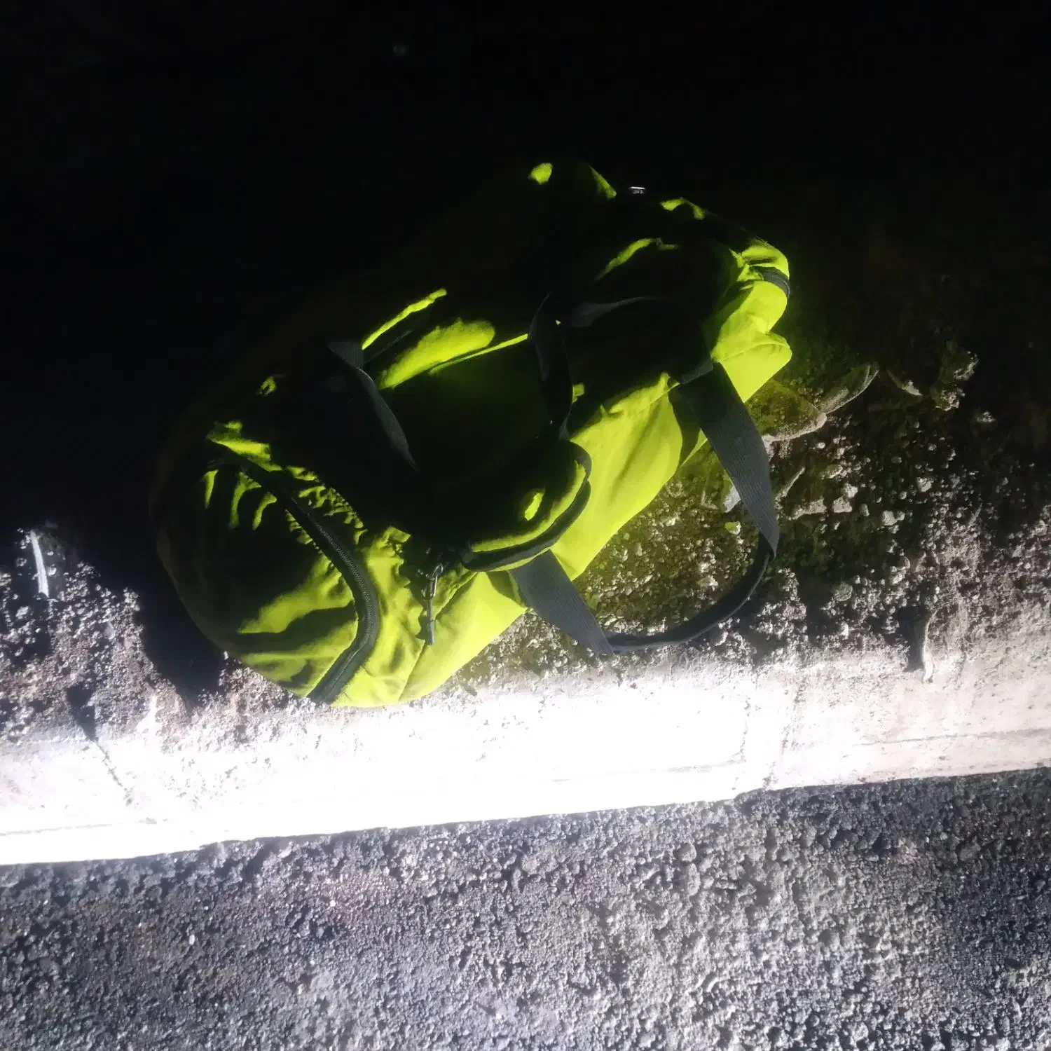 یک عدد کیف خ اهنفروشان پیدا شده|اشیا|رفسنجان, |دیوار