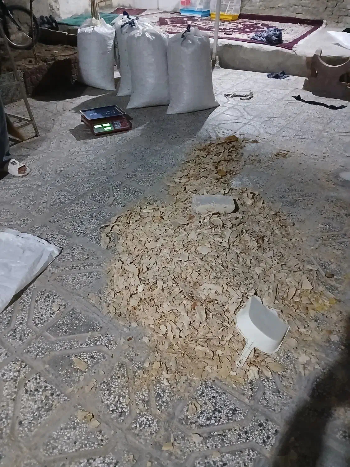 نان خشگ فروشی حدود ۱۸۰ ۲۰۰کیلو|خوردنی و آشامیدنی|تربت‌حیدریه, حیدرآباد|دیوار