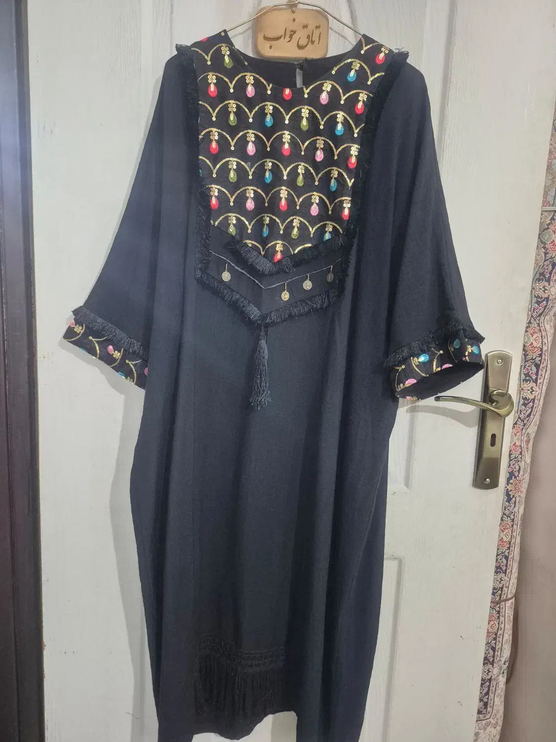 چهارعددمانتونو ودرحدنو|لباس|قرچک, پویینک|دیوار